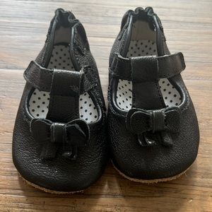 Robeez Mary Jane Crib Shoes Size 6-9 months